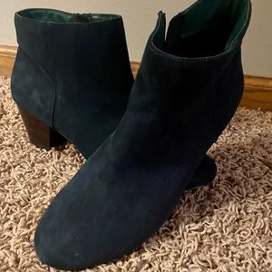 Dark green suede-like boots (9)